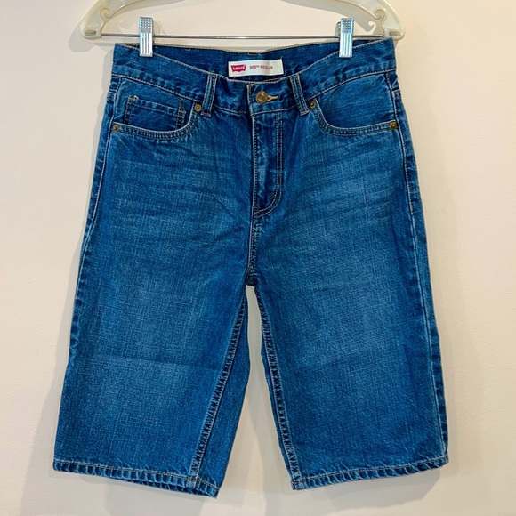 🔥Levi’s Shorts🔥 - Picture 1 of 8